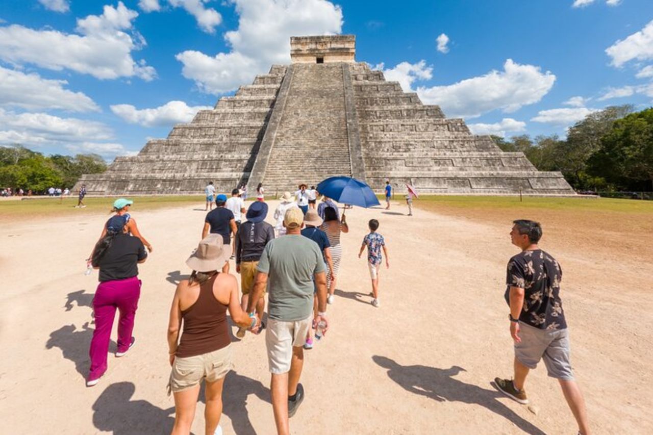 Tour ancestrale di Chichén Itzá da Cancún con Cenote
