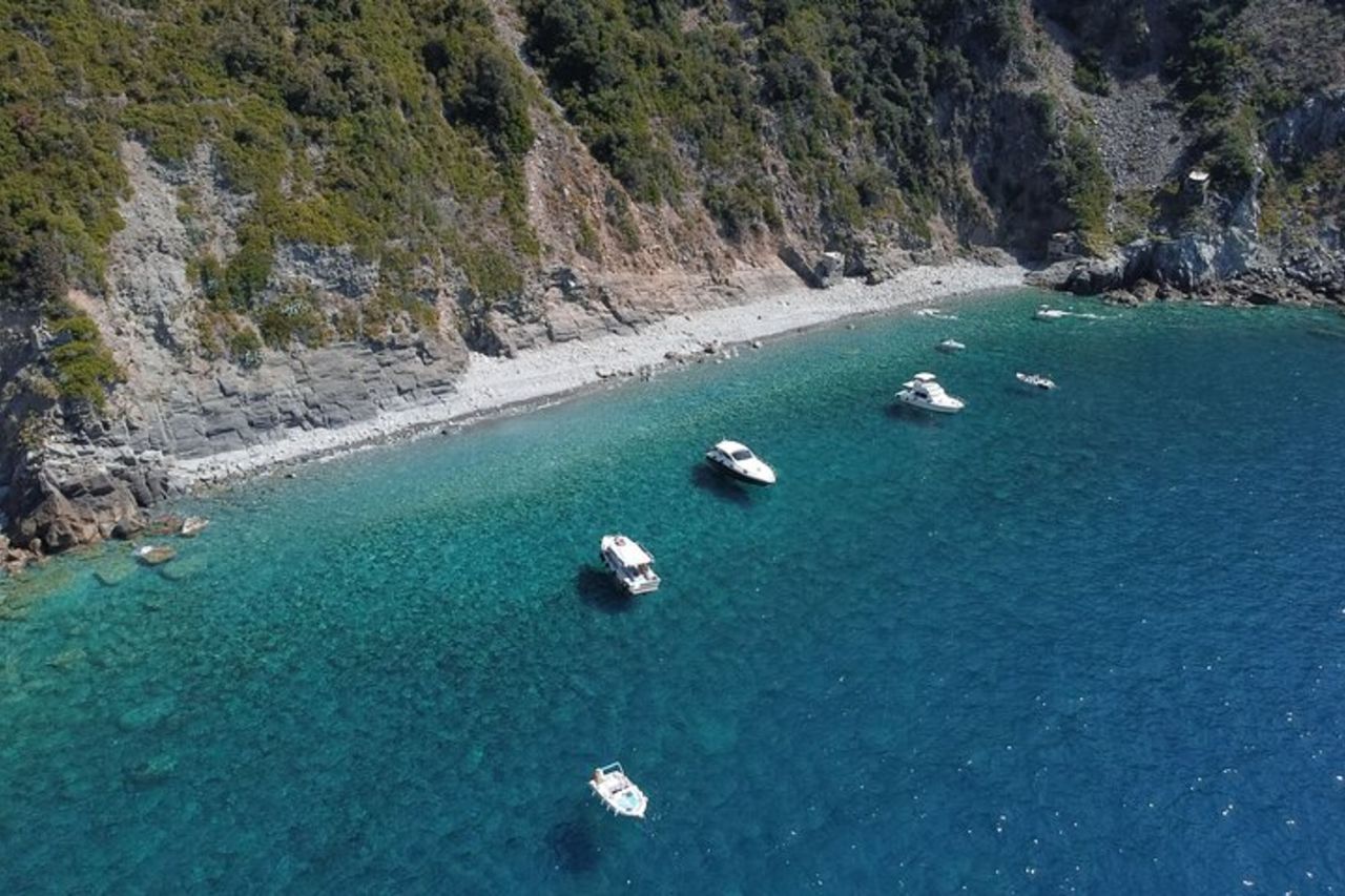 Noleggio Barca a La Spezia per Avventure in Mare — 3