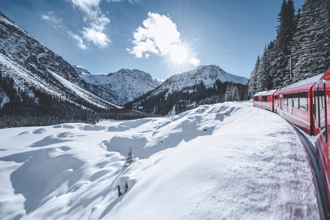 Treno rosso del Bernina, Alpi svizzere e St Moritz Da Milano — 7