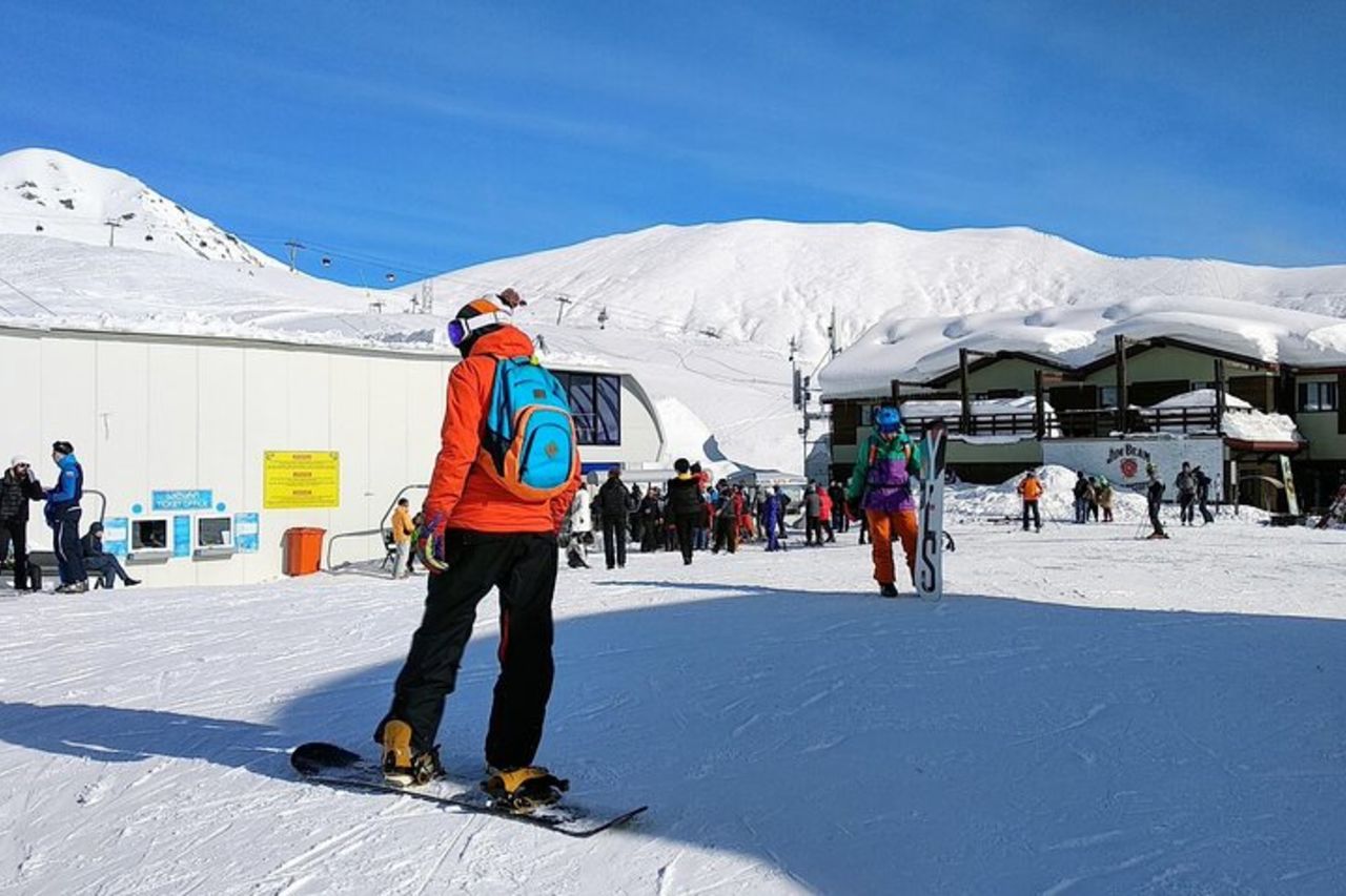 Da Tbilisi: tour di un giorno di Kazbegi, Trinità di Gergeti, Ananuri e Gudauri — 9