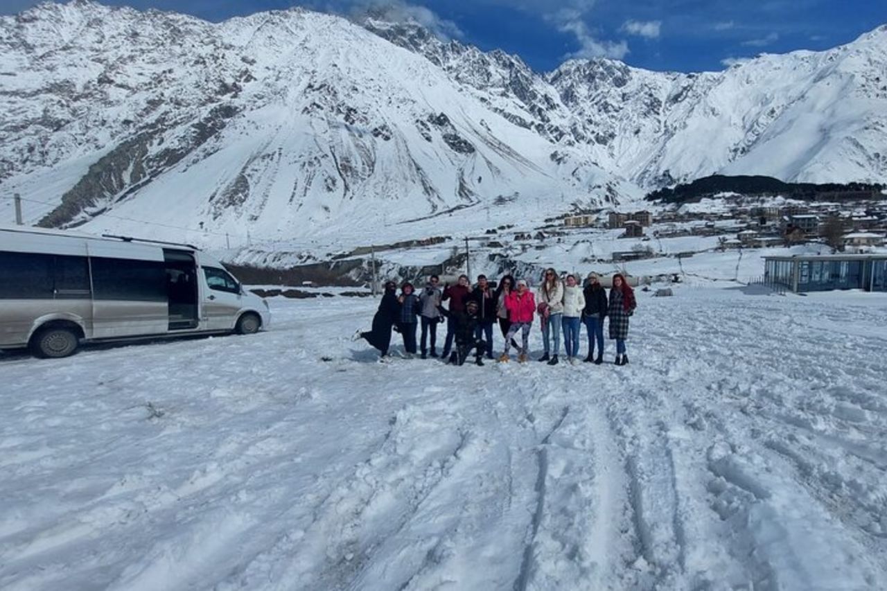 Da Tbilisi: tour di un giorno di Kazbegi, Trinità di Gergeti, Ananuri e Gudauri — 6
