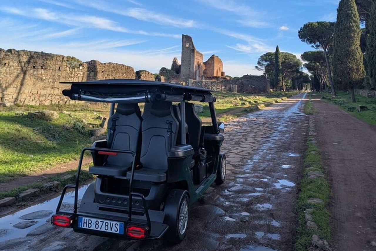 Roma: tour in golf cart dell'Appia Antica e delle Catacombe - Condiviso|Piccoli gruppi
