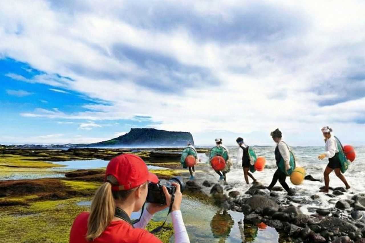 Jeju East Essentials – Seongsan Ilchulbong (UNESCO) & Haenyeo