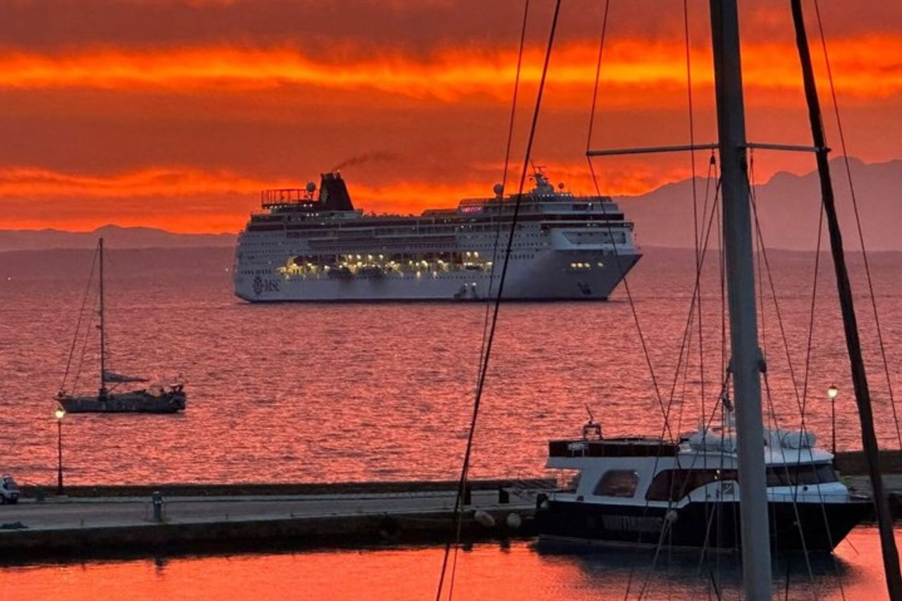 Zante Tour per piccoli gruppi Naufragio e grotte blu Terra e mare — 3