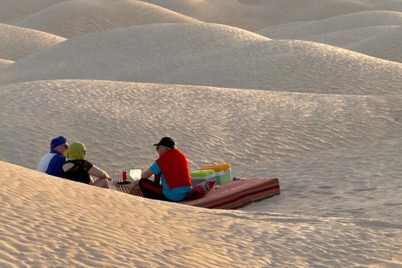 Autentica esperienza di accampamento nel deserto a Dunes Insolites — 4