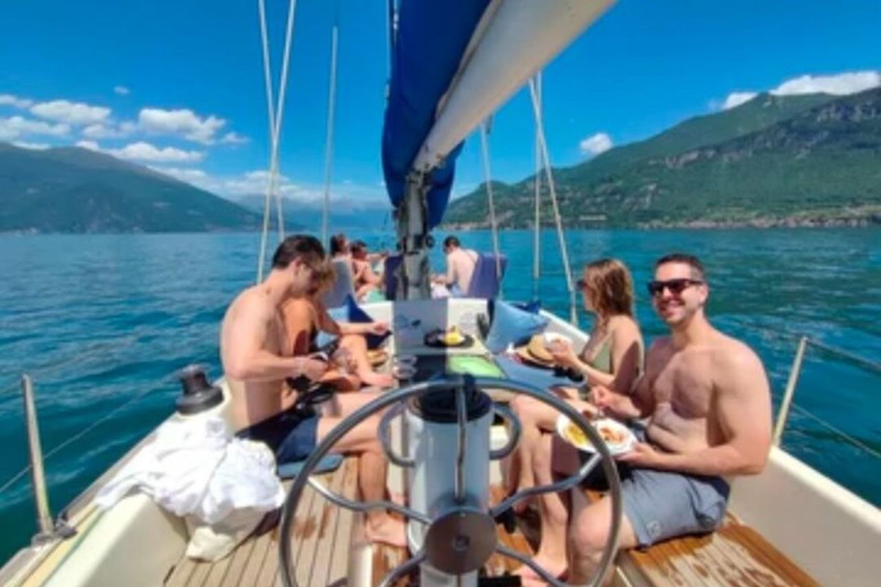 Sailing Experience on Lake Como with Private Skipper — 7