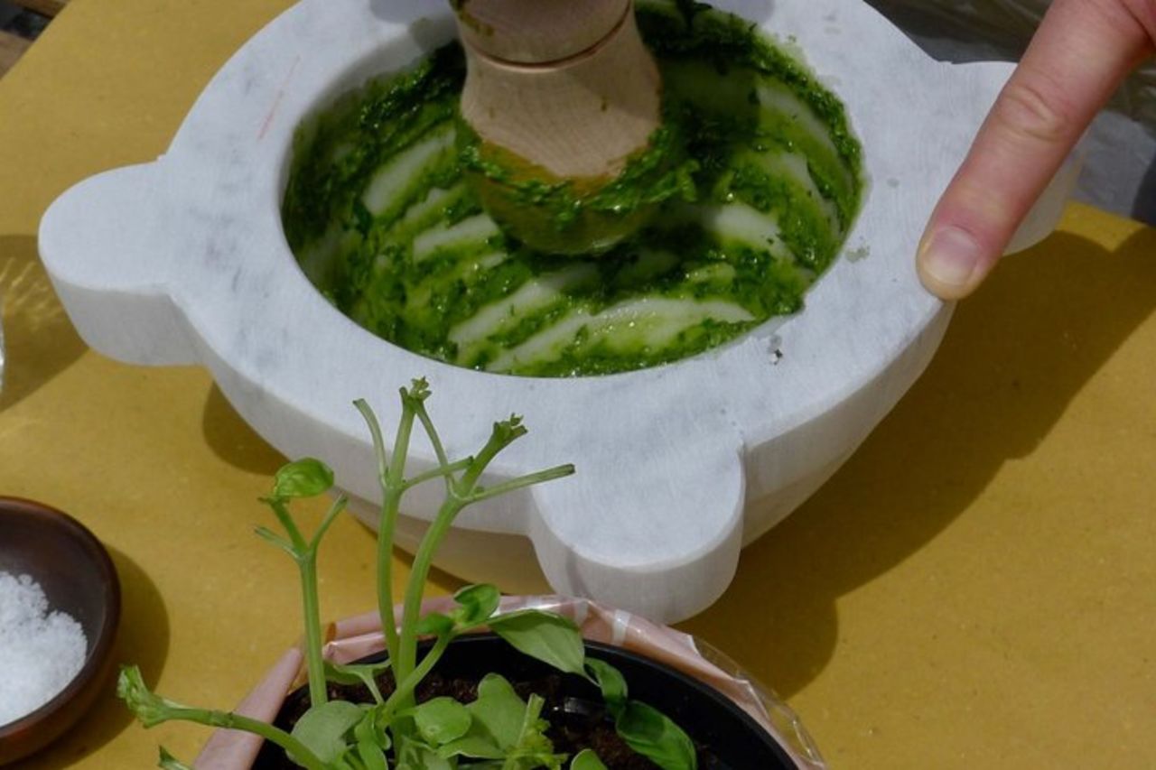 Manarola Private Pesto Experience Focaccia e degustazione di vini — 5