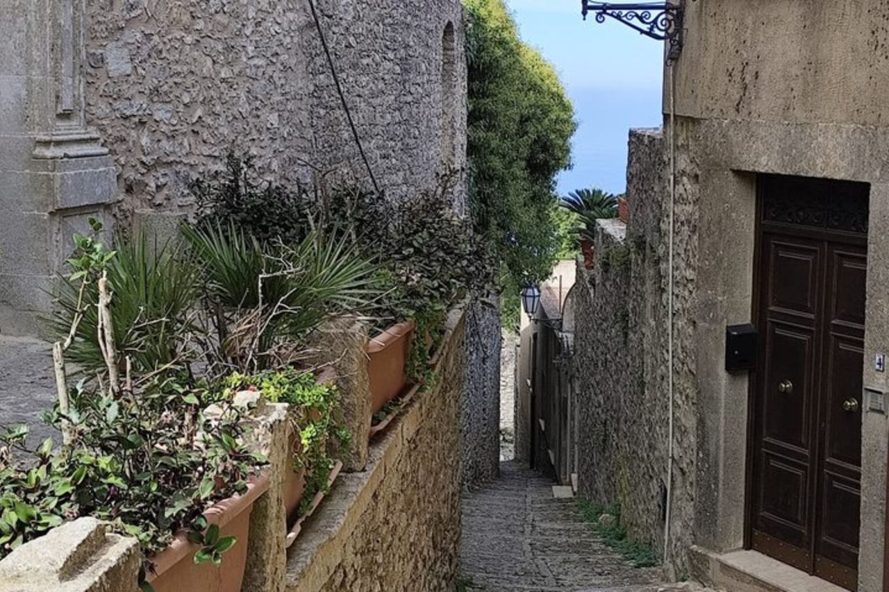Erice Experience Tour Vista e Degustazione Gourmet