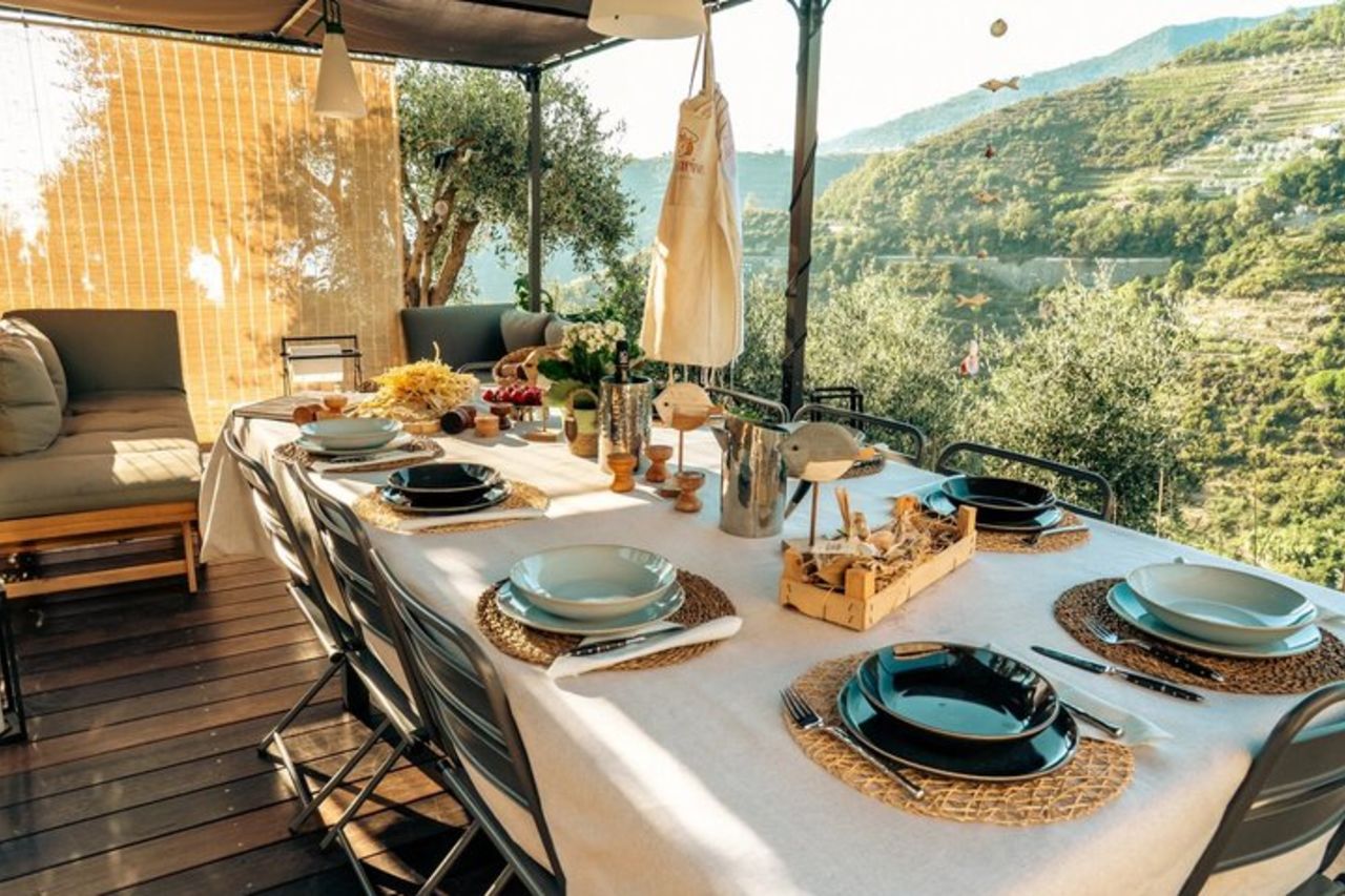 Cinque Terre: lezione di gnocchi e pesto con vista mare a Riomaggiore — 3