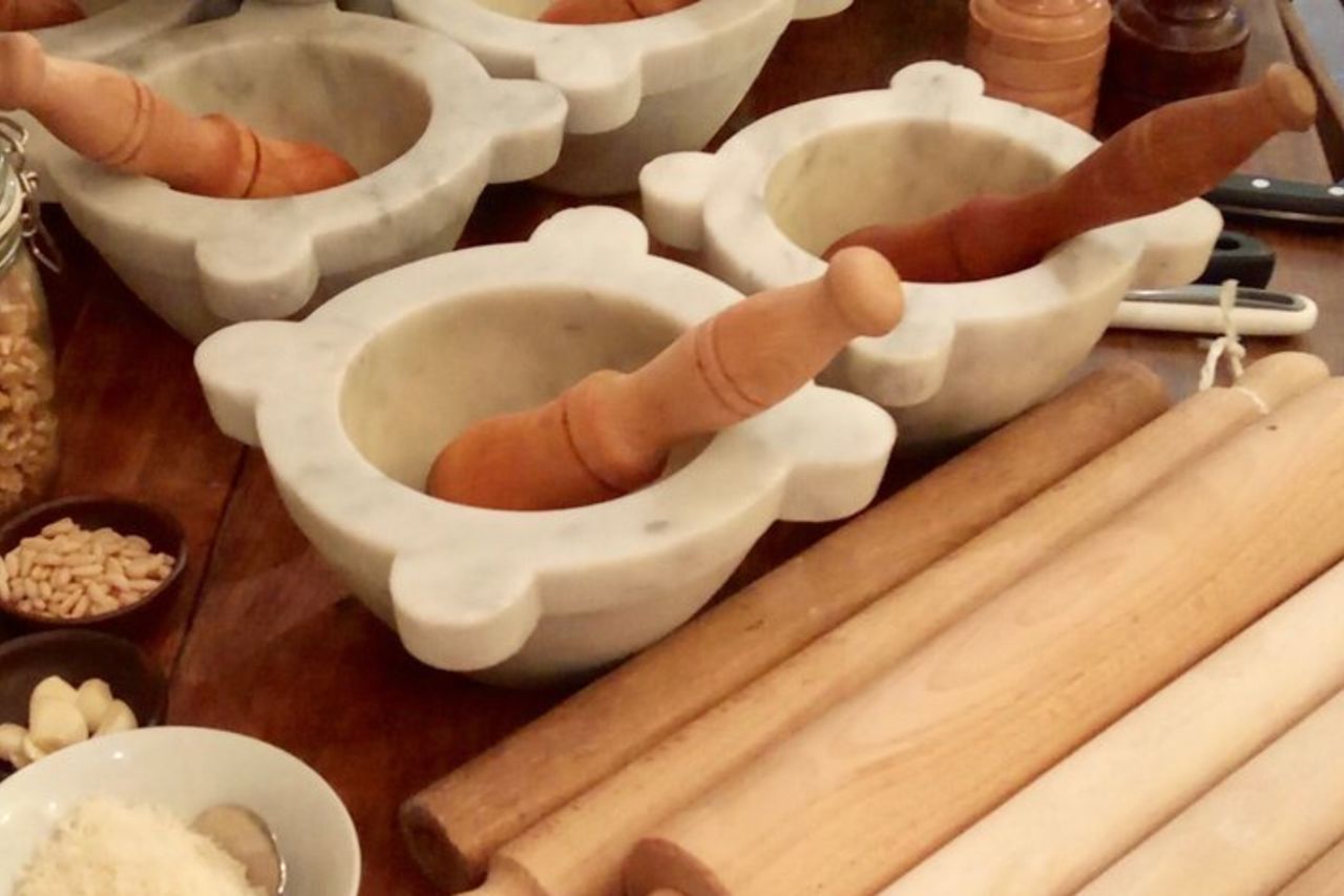 Mani in pasta Pesto e Trofie come a casa