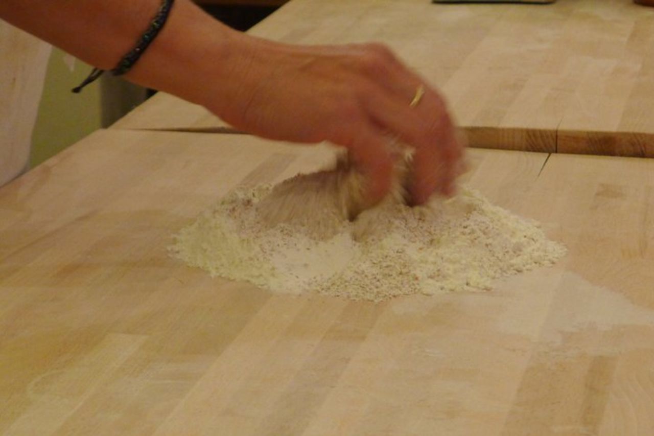 Mani in pasta Pesto e Trofie come a casa — 3