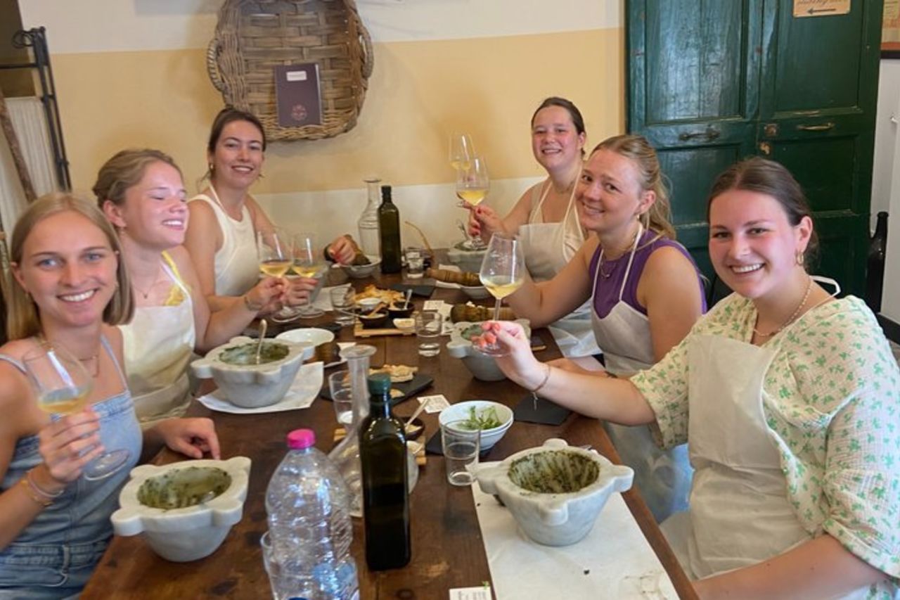 Mani in pasta Pesto e Trofie come a casa — 6