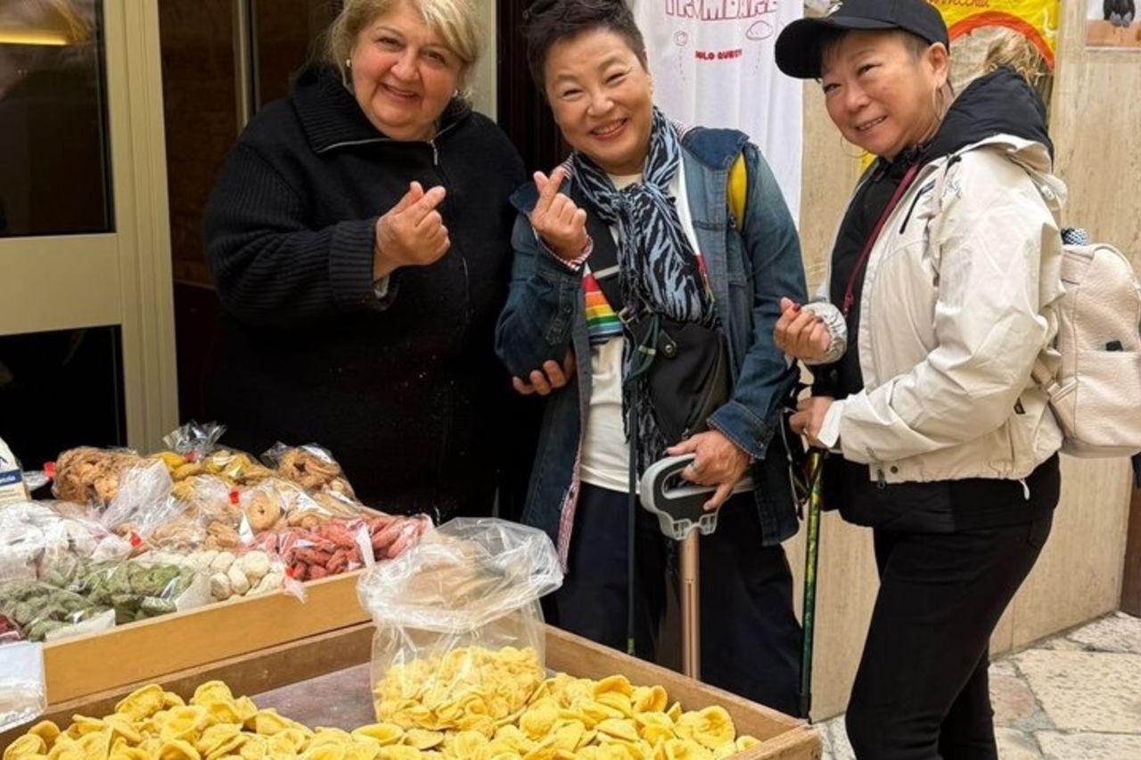 Bari: Tour a piedi di Street Food con una guida locale — 3
