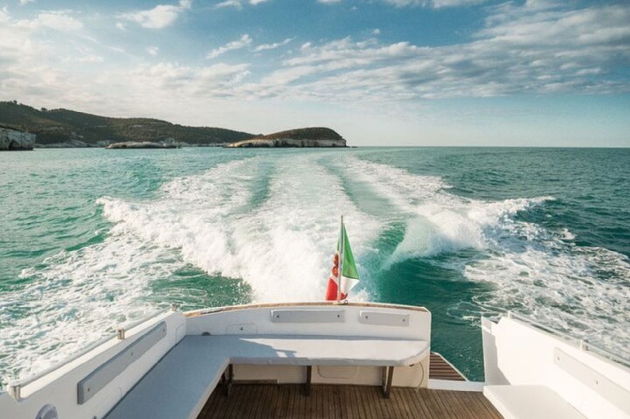 Escursione in yacht del Gargano da Vieste con aperitivo e skipper — 9
