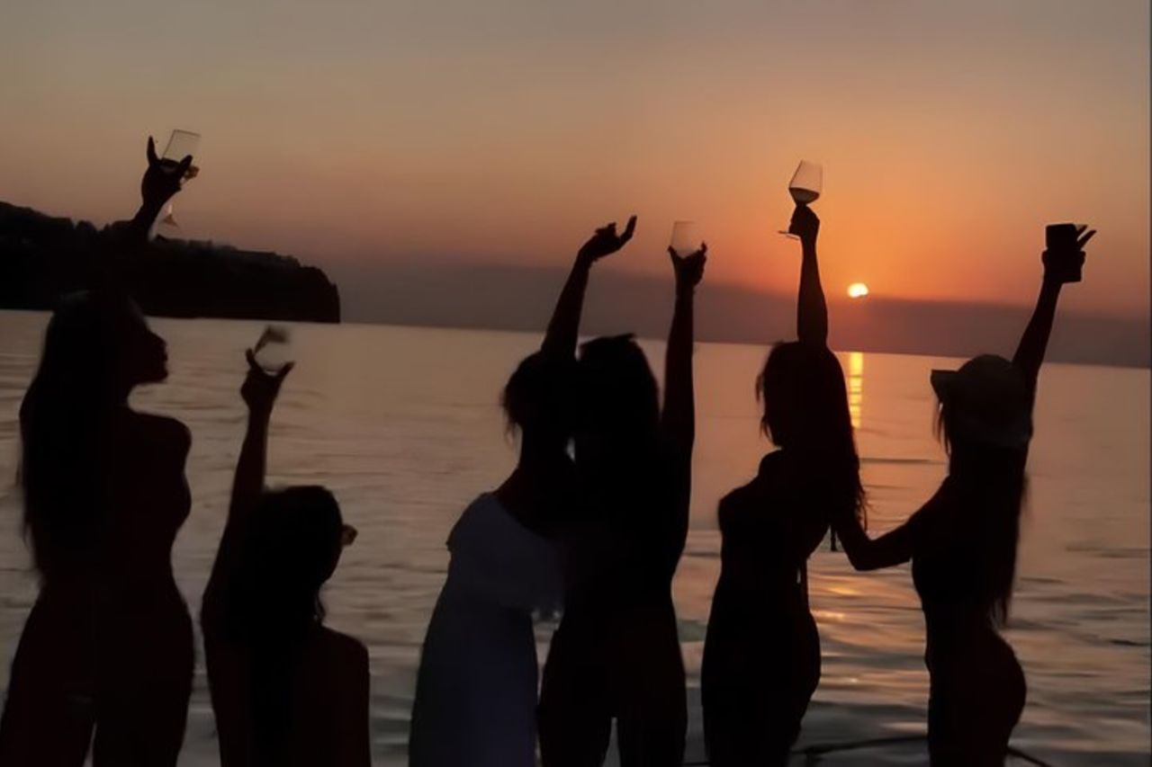 Tour in barca al tramonto nel Gargano con aperitivo e skipper