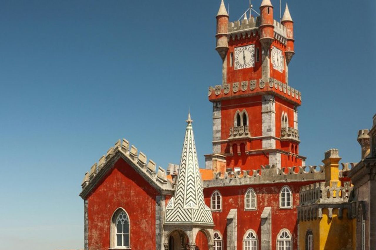 Lisbona: gita di un giorno a Sintra e Cascais con biglietto per il Palazzo Pena — 2