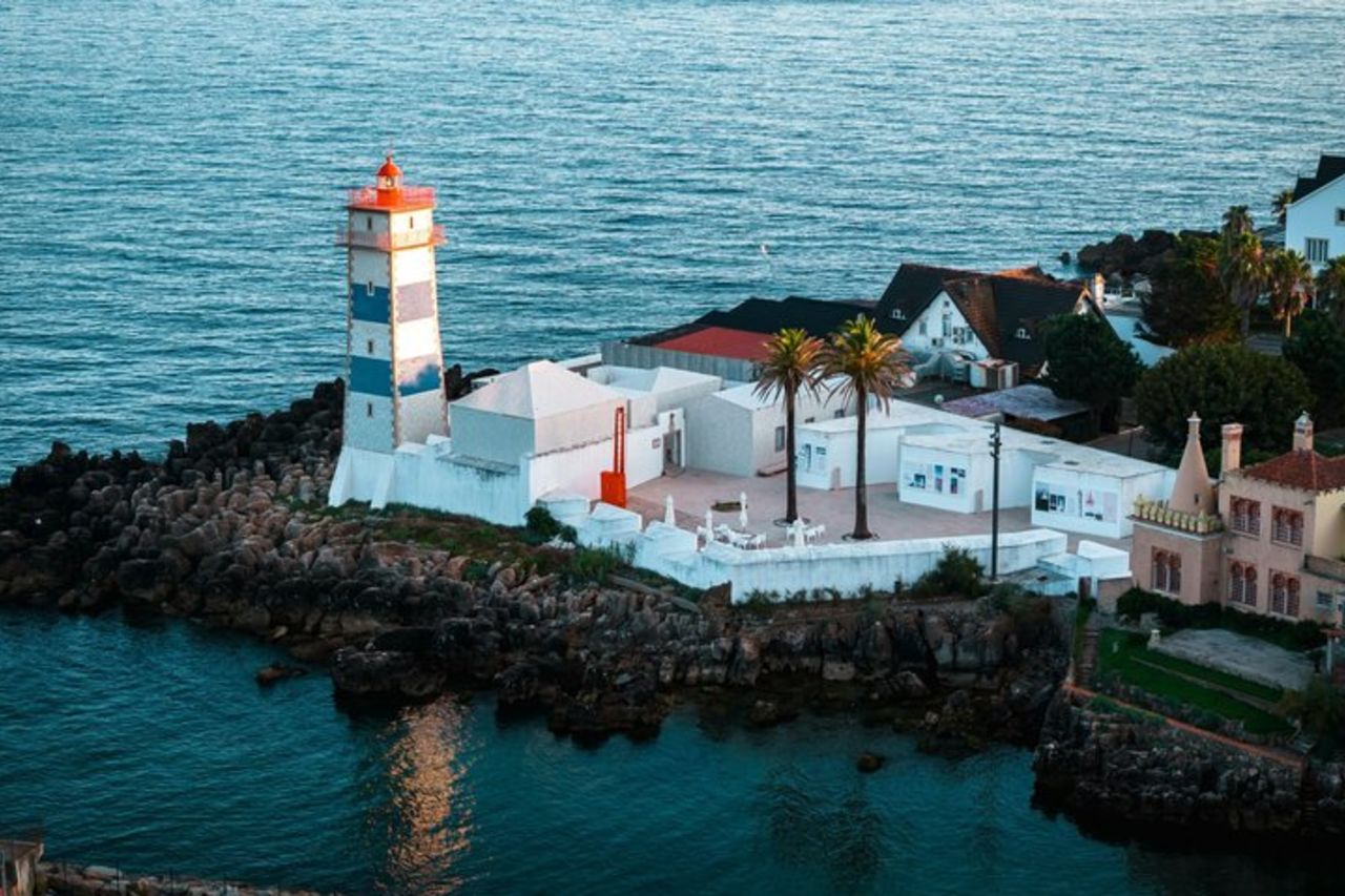 Lisbona: gita di un giorno a Sintra e Cascais con biglietto per il Palazzo Pena — 8