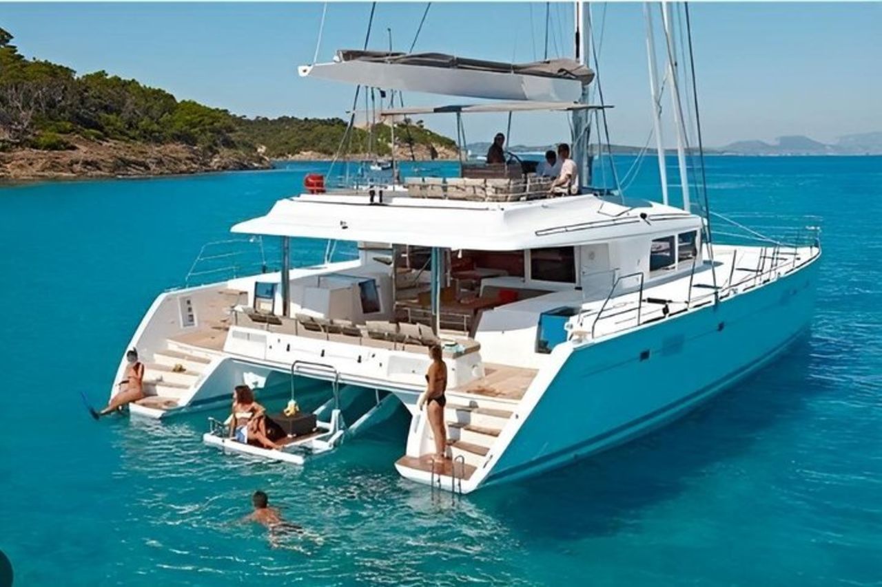Tour Arcipelago Maddalena da Porto Rafael - Catamarano Luxury 1