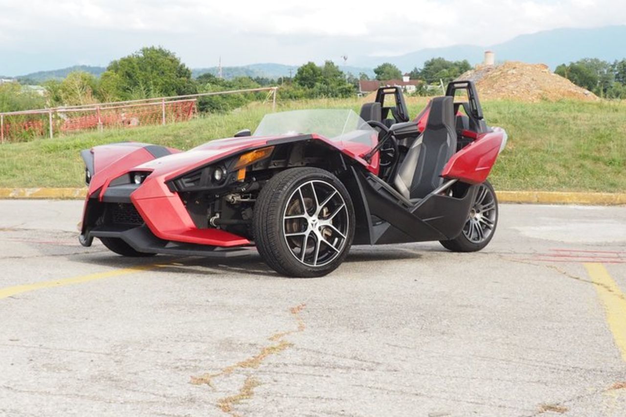 Street‐Legal Slingshot Rental in Viareggio — 3