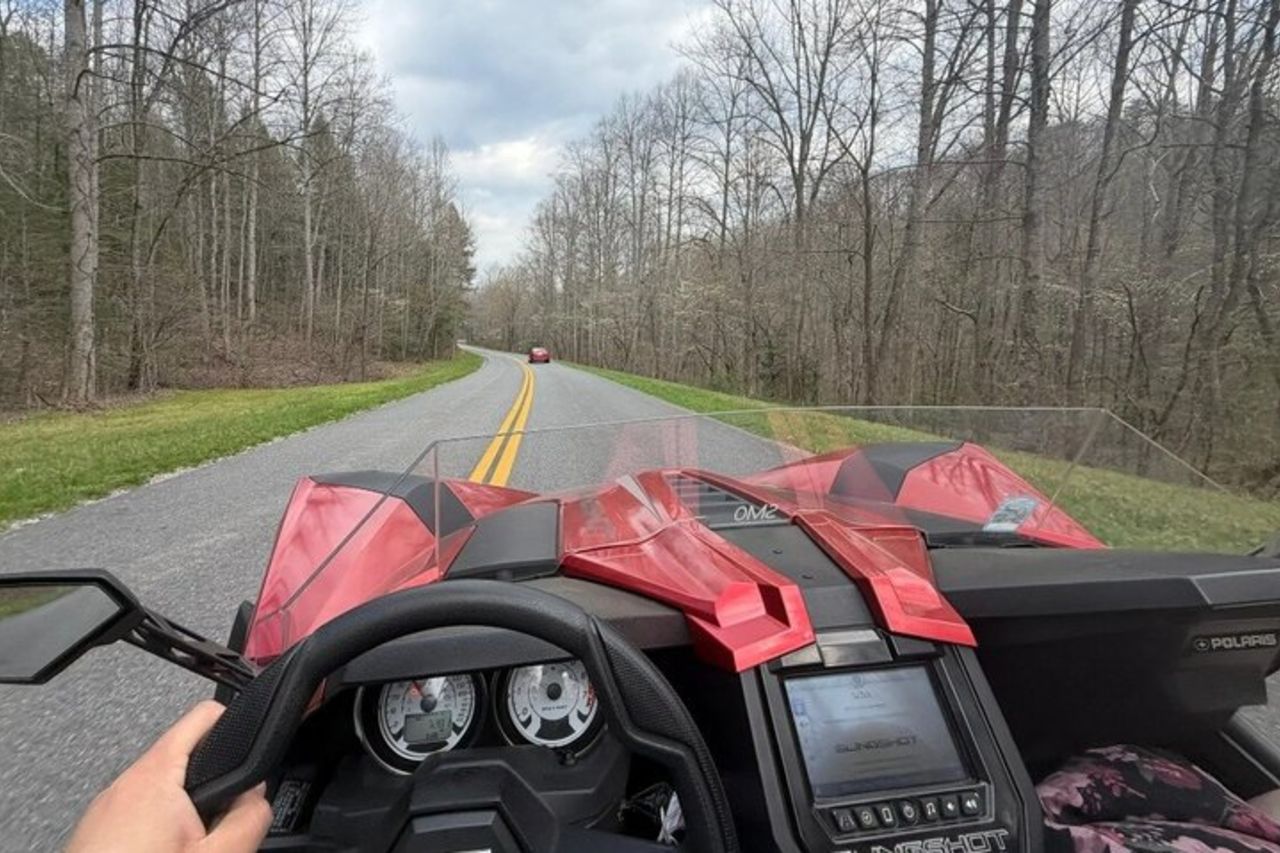 Street‐Legal Slingshot Rental in Viareggio — 4