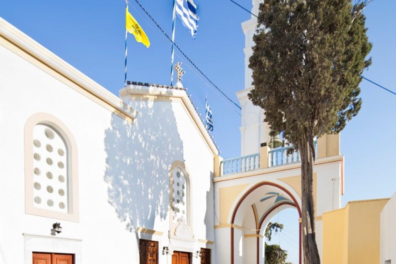 Tour archeologico in autobus agli scavi di Akrotiri e alla spiaggia rossa — 4