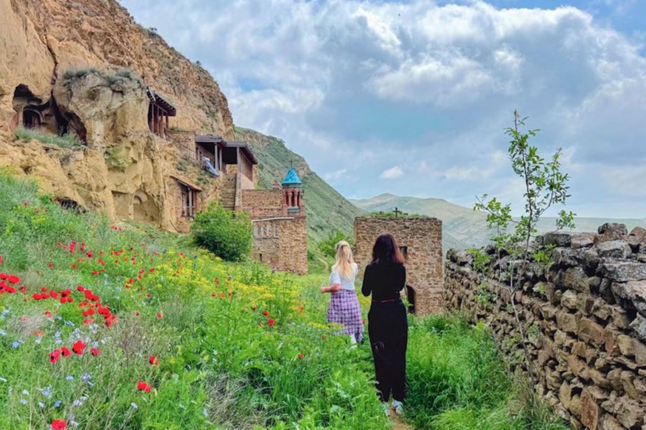 4x4 Fuoristrada Nascosto Montagne Arcobaleno & David Gareji Grotte — 3