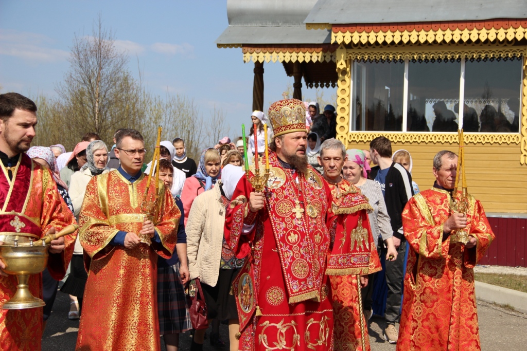 Храм жен мироносиц истра