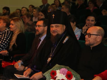 Сыктывкарскому образцовому детскому балетному театру, "Аленький цветочек" - 25 лет.