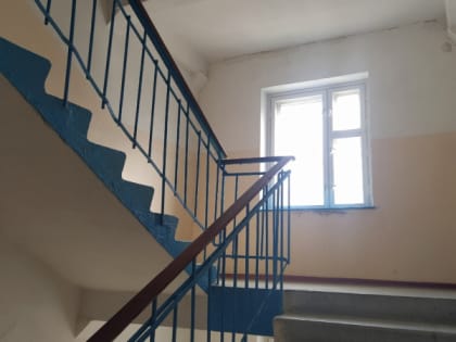 Подъезд дома в Сыктывкаре закрыли на карантин из-за кори