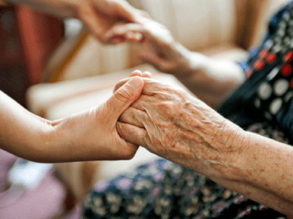 Центры социальной защиты населения Коми возобновляют предоставление социальных услуг на дому