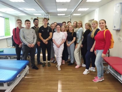 Студенты Института социальных технологий посетили отделение медицинской реабилитации Эжвинской больницы