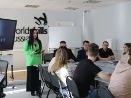 В Сыктывкаре полицейские пообщались со студентами по профилактике вовлечения молодежи в деструктивные группы