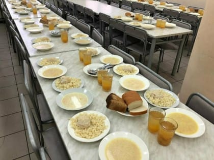 Врач: Людям с болезнями ЖКТ будут полезны овощные или грибные супы