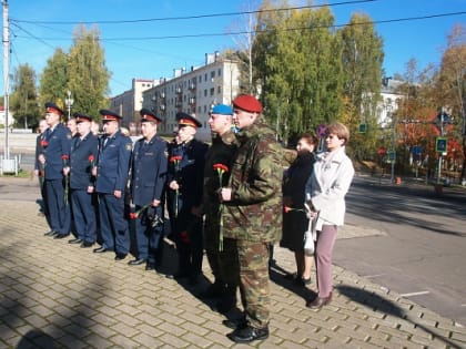 Руководство УФСИН, сотрудники Управления и подразделений, ветераны УИС почтили память сотрудников УИС, погибших при выполнении служебных обязанностей