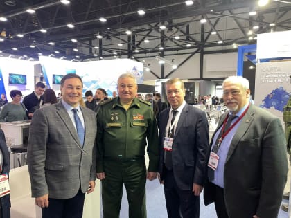 Президенту ТПП Коми провели экскурсию и рассказали об истории здания Санкт-Петербургской Палаты