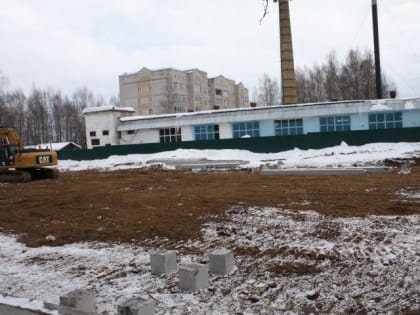 Борцовский центр начали строить на кладбище в центре Выльгорта