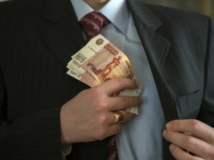 «Служим трудовому народу!» За «особые заслуги» перед населением  наши чиновники получают и «особые» деньги