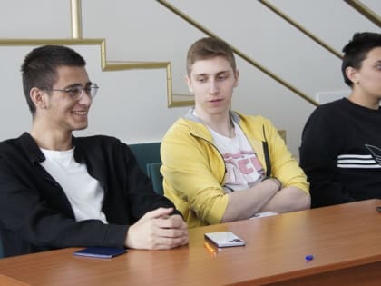 Студенты СГУ им. Питирима Сорокина обсудили, как не стать заложником массовой культуры