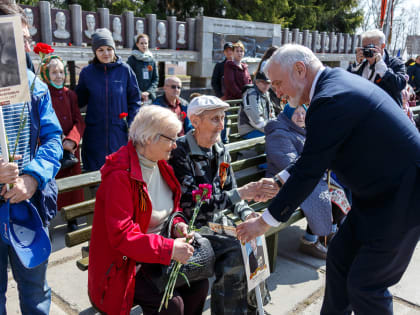 "Единая Россия" и "Волонтёры Победы" поздравят фронтовиков с наступающим 9 мая