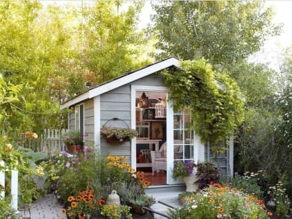 О работе в жару, садовых домиках и кредитных долгах