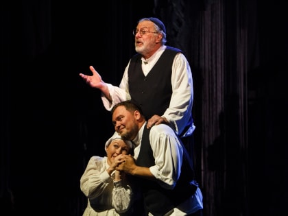 Зрители северных городов республики увидят спектакли театра им. В. Савина