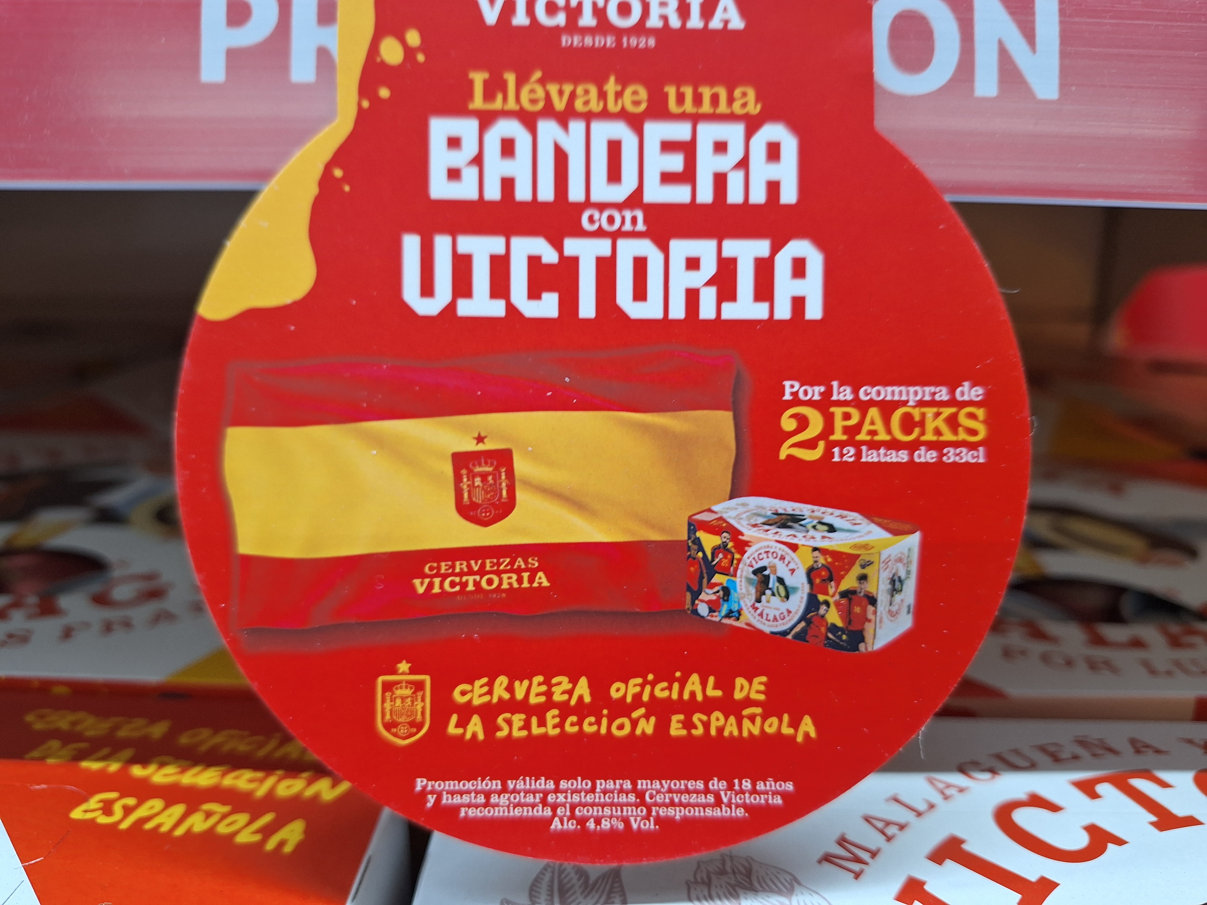 Promoción bandera de España con Cerveza Victoria