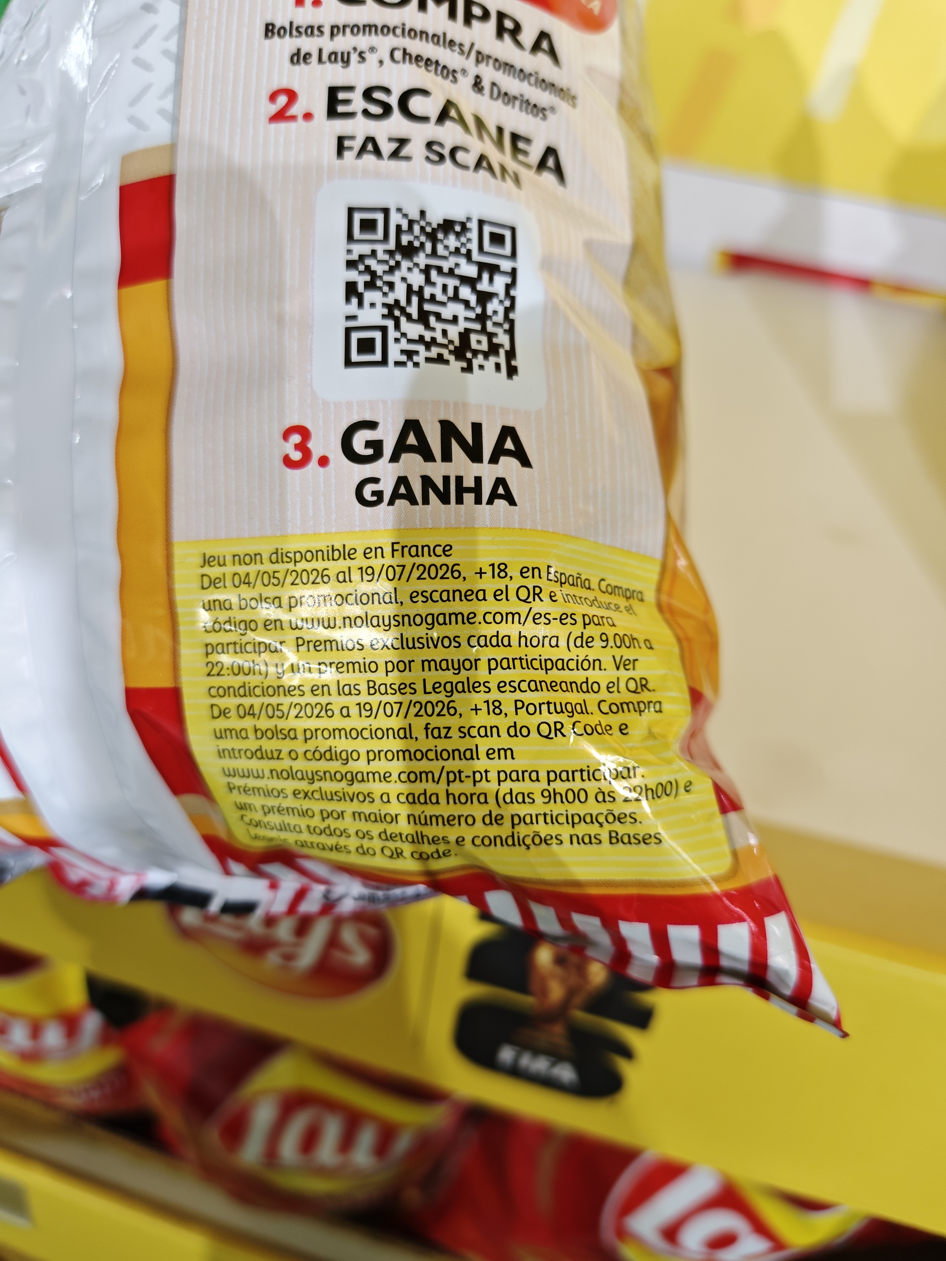 Bolsa promocional Lay's sabor Queso Curado con código QR del sorteo FIFA World Cup 2026