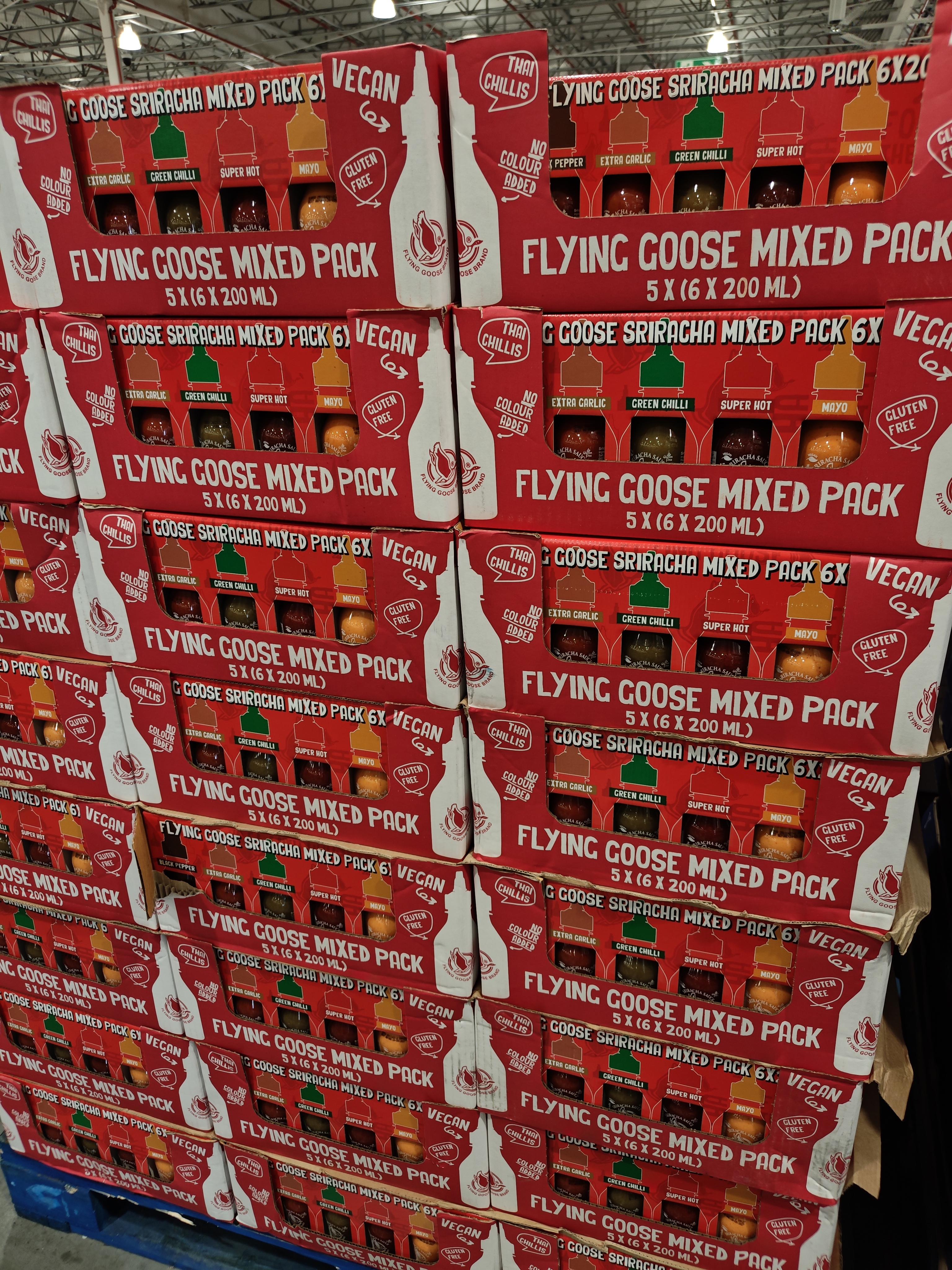 Las seis variedades del pack Flying Goose Sriracha