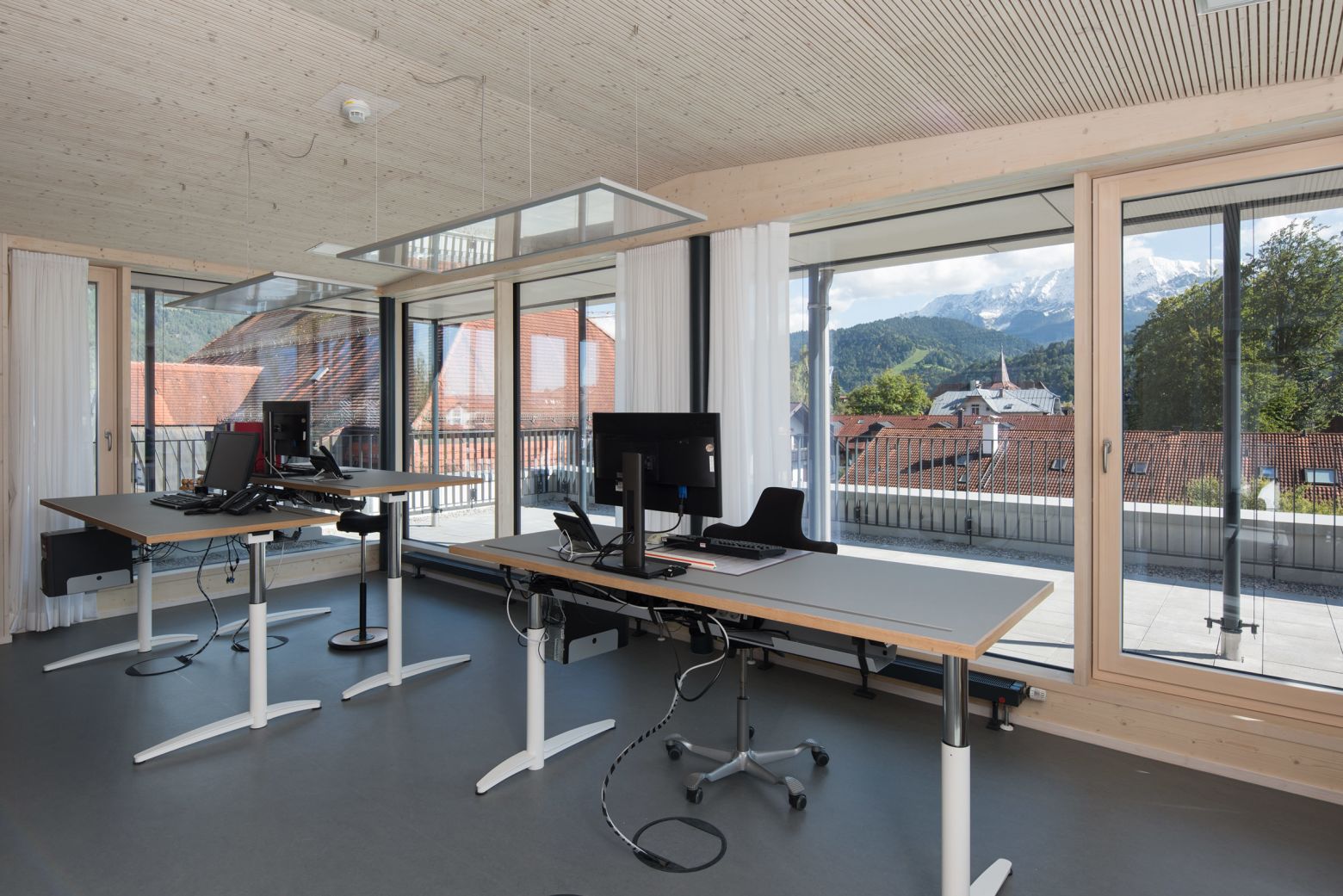 Büro Stirnseite Hausbergblick