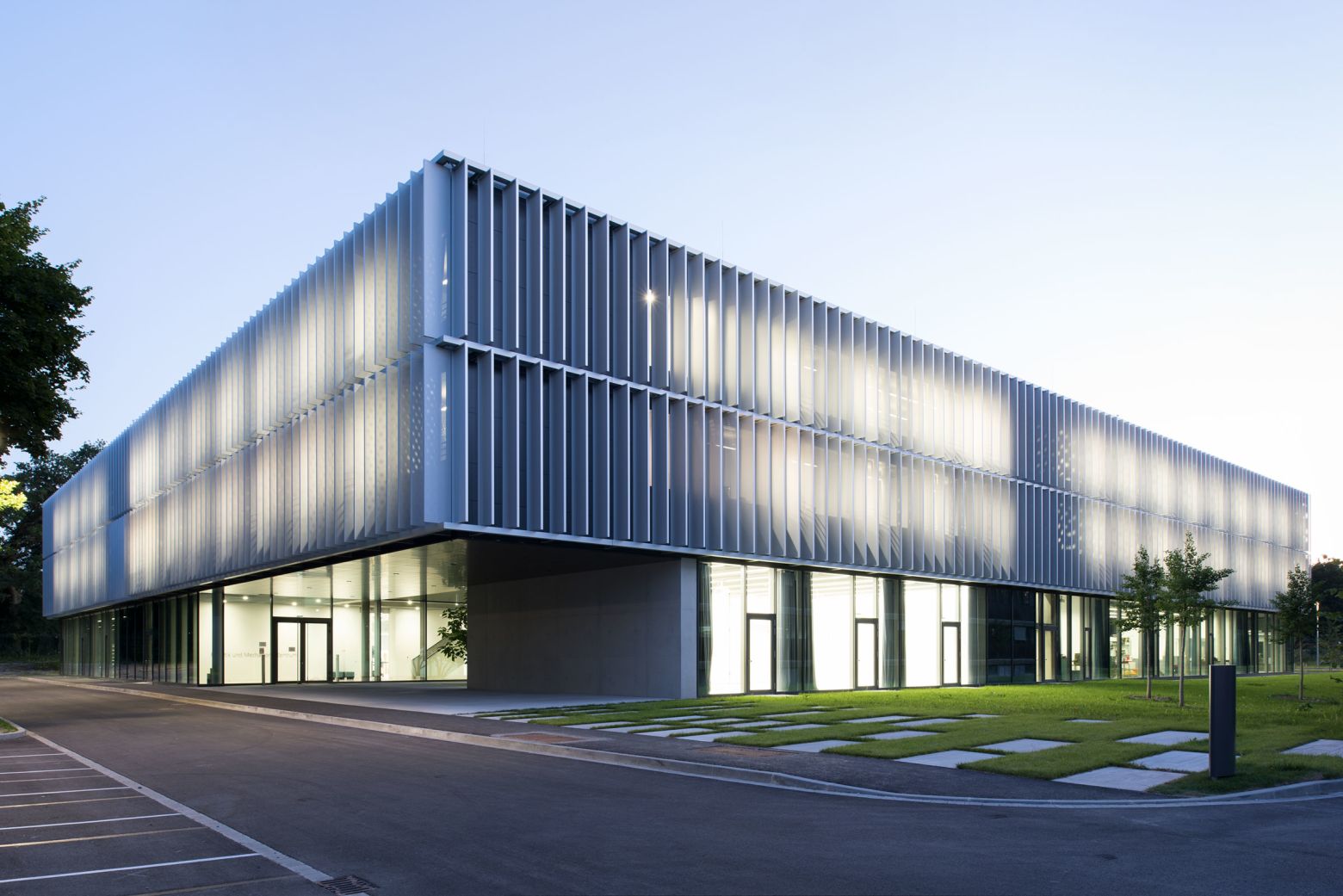 Robotikzentrum beleuchtet