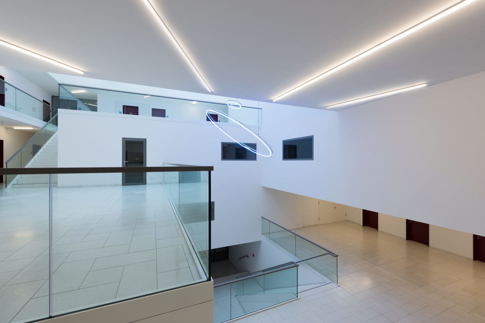 Atrium Blick zum Eingangsbereich