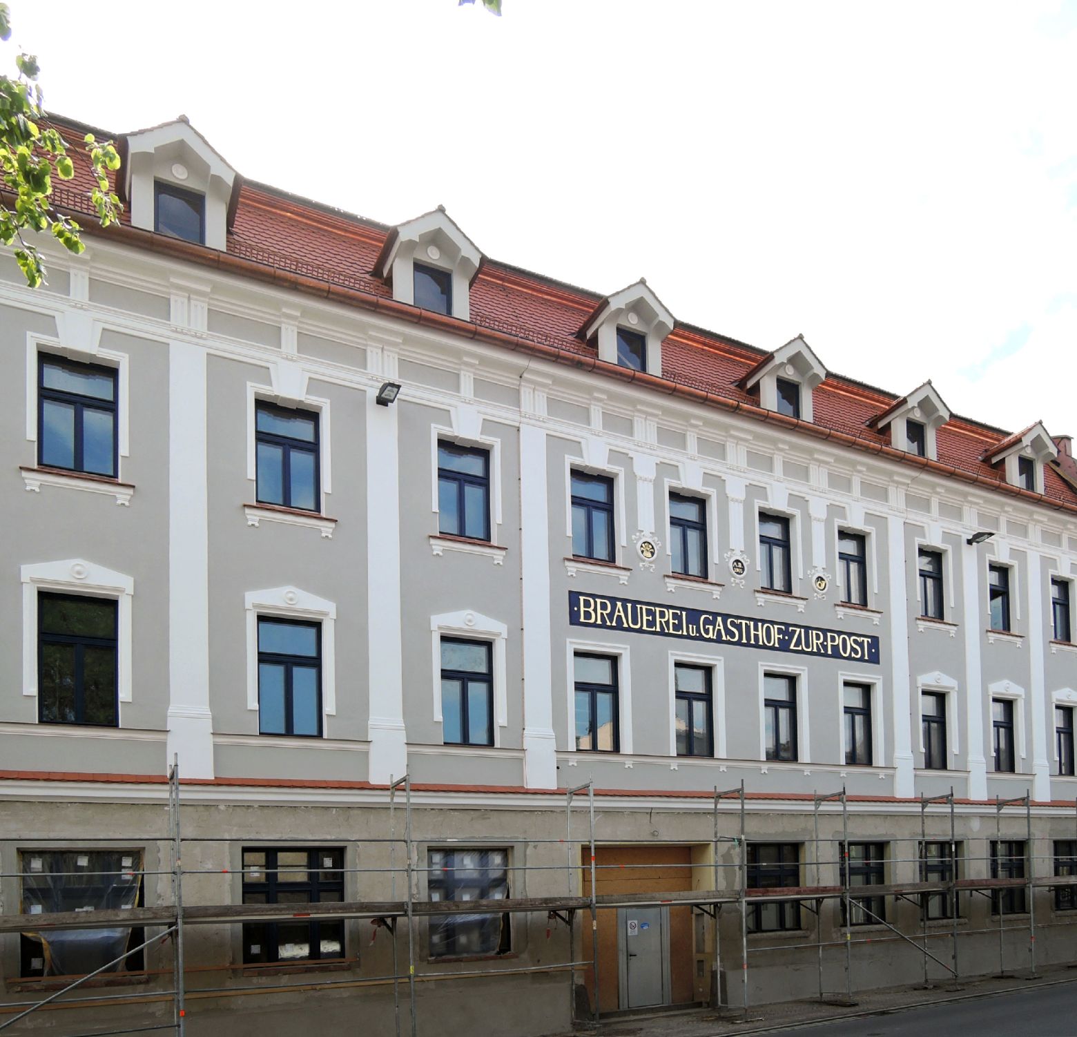 Strassenfassade Arbeitsstand