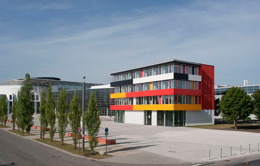 Nordostansicht vor Maschinenbaufakultät