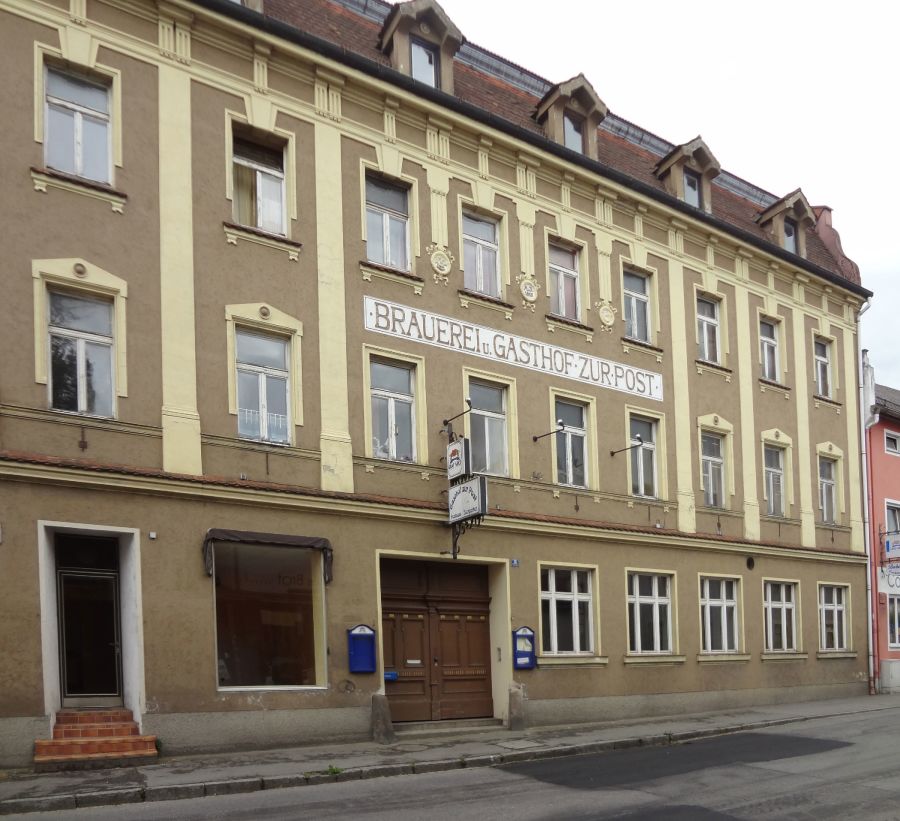 Strassenfassade Zustand vor Sanierung